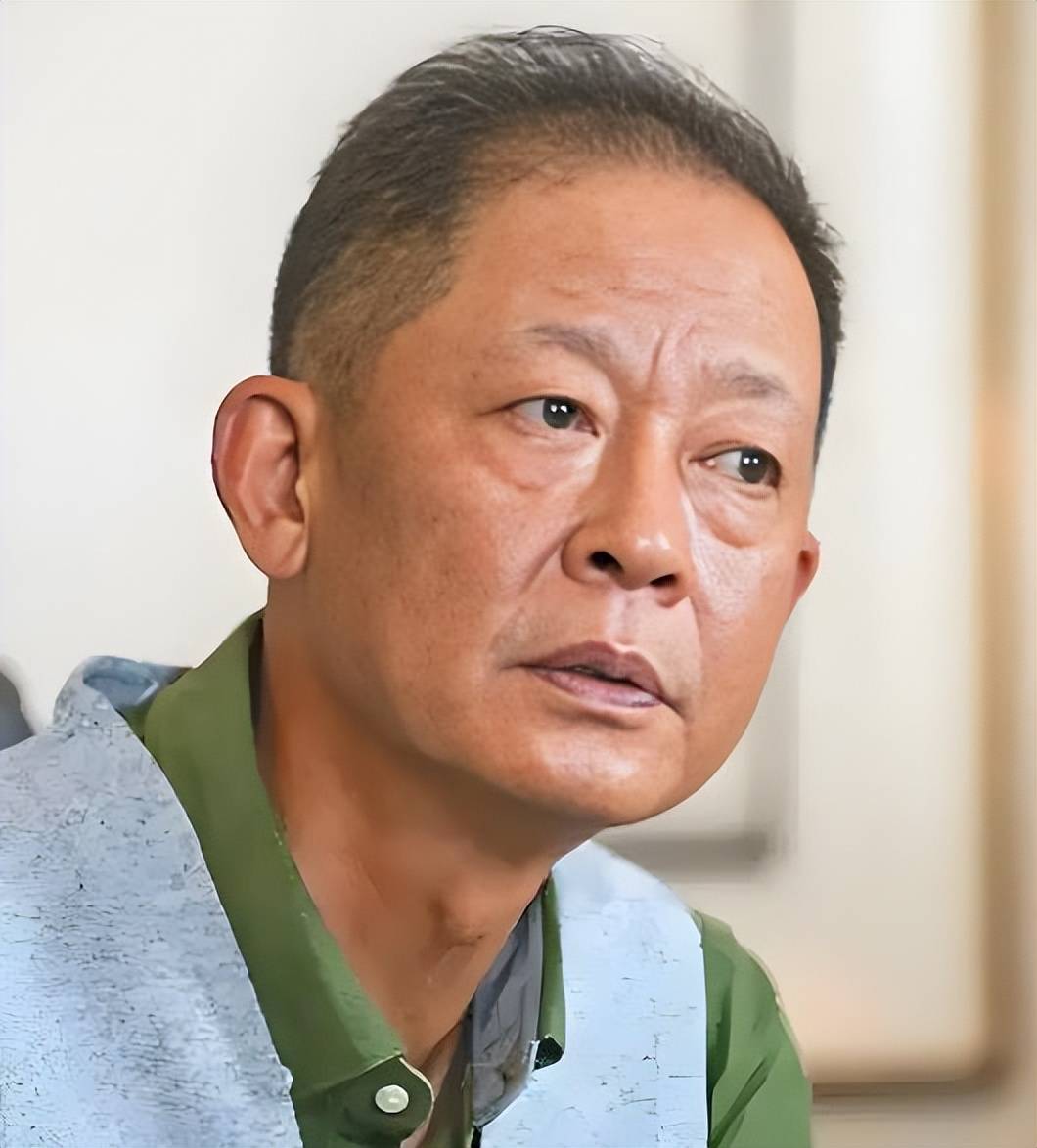 王志文虽然不经常上热搜,但在影视界堪称"演技天花板"的演员