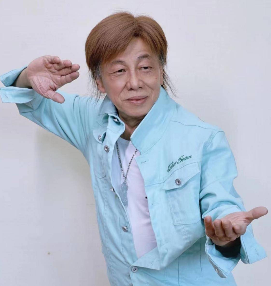 原创梁小龙比武没输过曾身中12刀将4人开膛怕失手打伤马大师