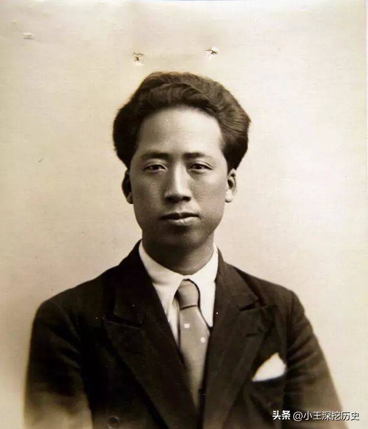 滕代远是红军创建人之一，有人提议授元帅军衔，毛主席：他就算了 - 史海钩沉