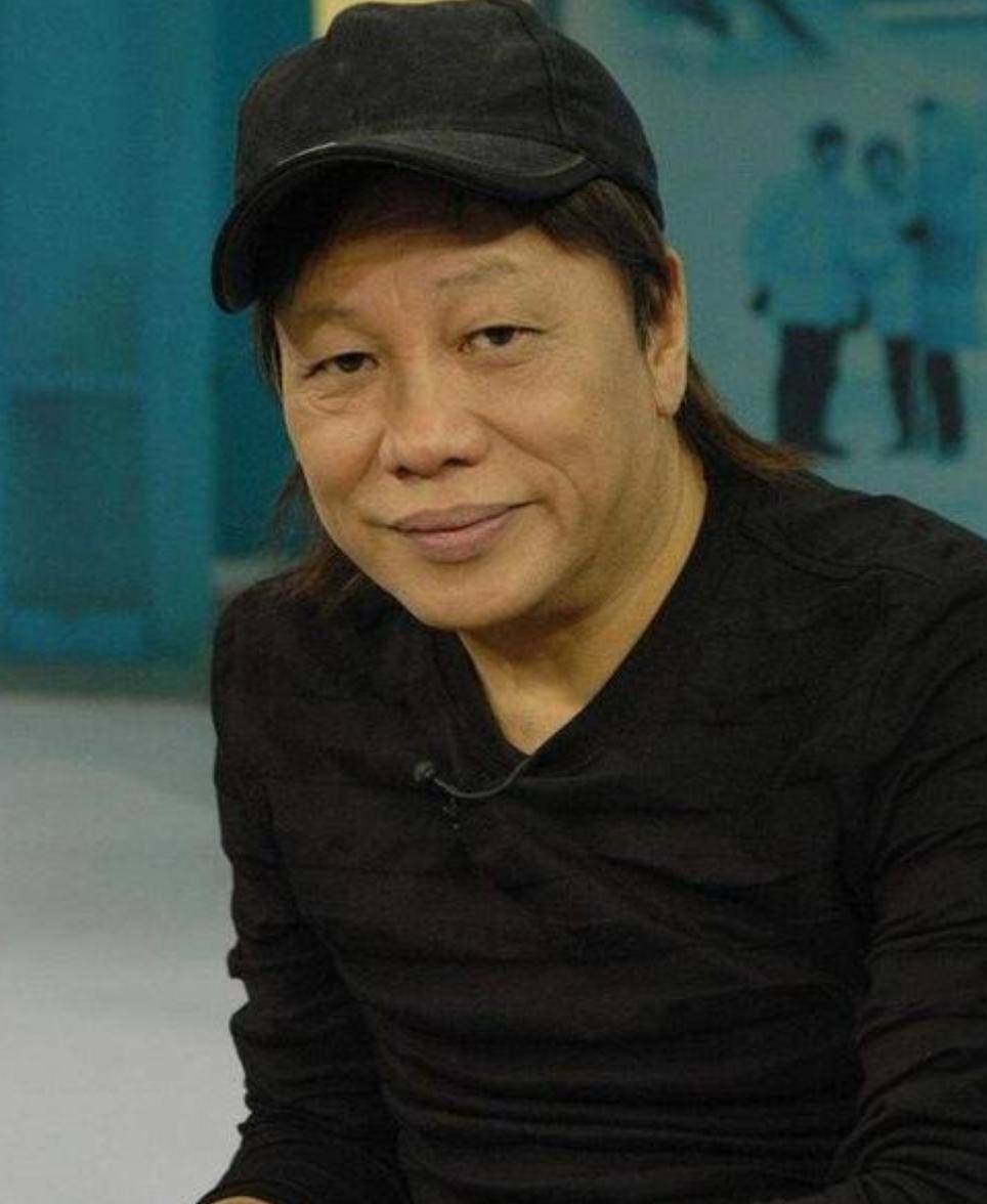 原创梁小龙比武没输过曾身中12刀将4人开膛怕失手打伤马大师