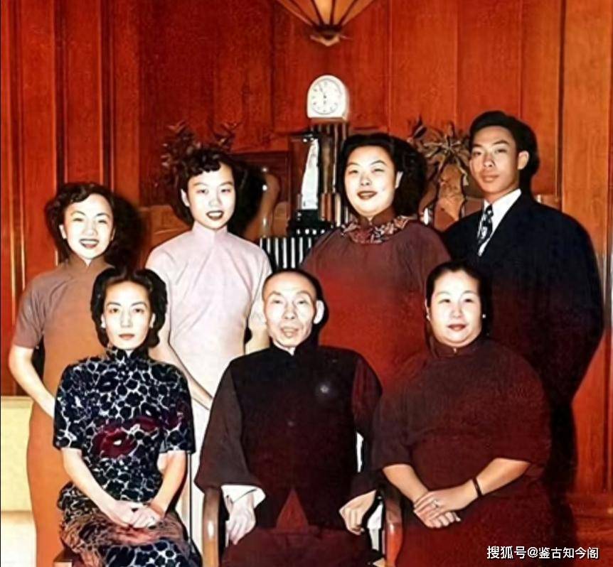 这是杜·尤斯（Du Yuesheng）妻子的真实外观，不是女演员扮演的罕见照片，