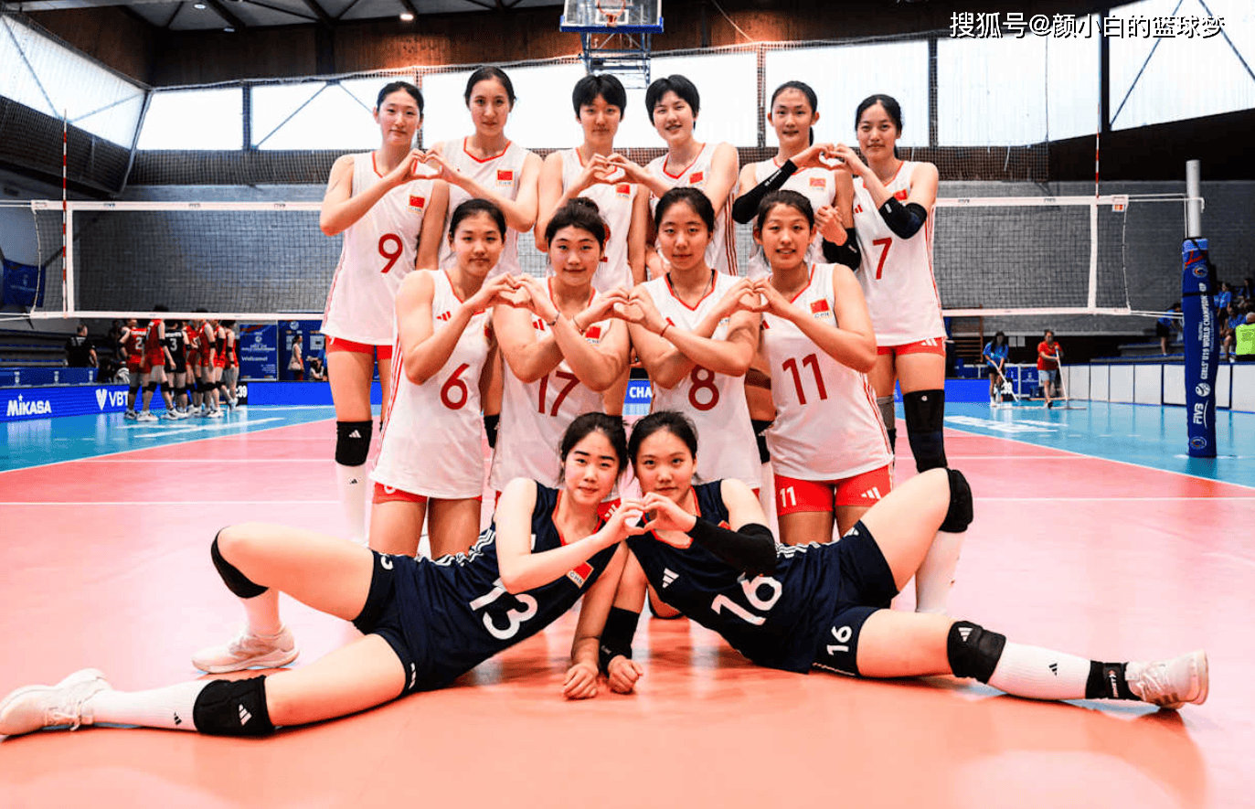 中国U19女排世锦赛三连胜：曹烨轩决胜局表现惊艳