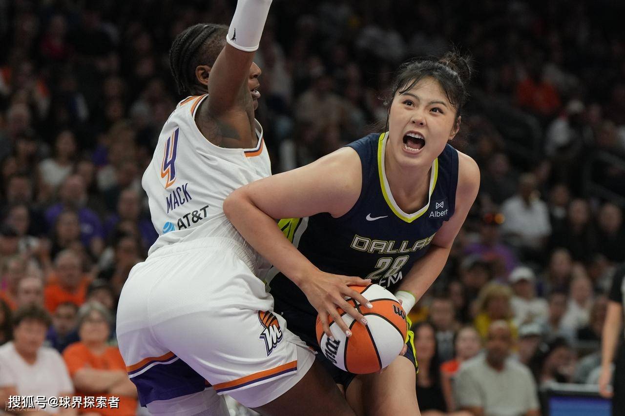 WNBA焦点战：水星队大胜飞翼队，惠特科姆36分闪耀全场