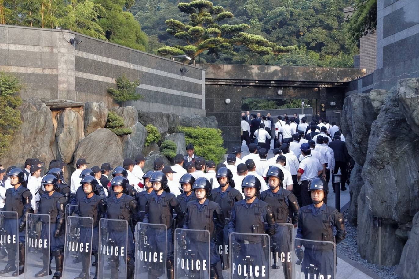 野村悟：日本最狠黑帮老大，68岁做下身手术失败，派人刺杀女护士_搜狐网