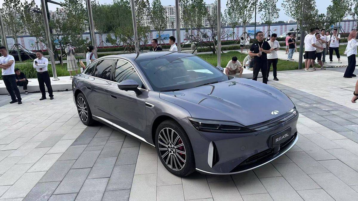 奇瑞风云A9L上市，限时置换价13.99万起，选哪款更划算？