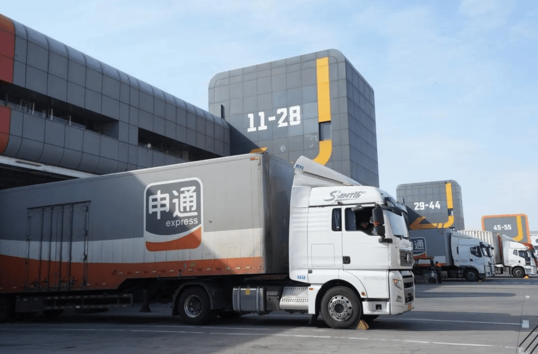 年内实现2000台无人车的投运 申通快递与菜鸟无人车达成战略合作