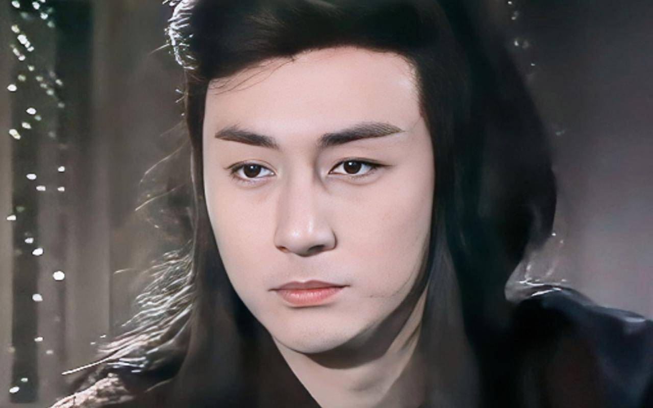 作为"新加坡最受欢迎十大演员".作为最受观众认可的"花无缺"的扮演者