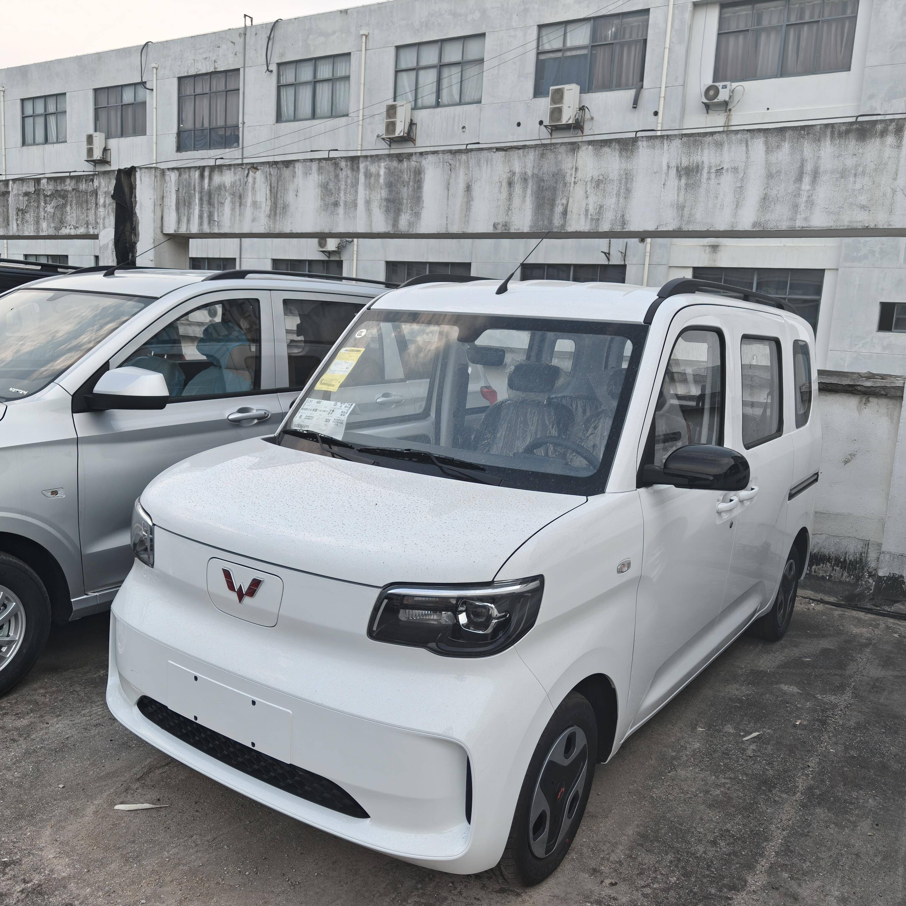 新款五菱之光ev实车到店,续航305km,增led大灯 倒车影像