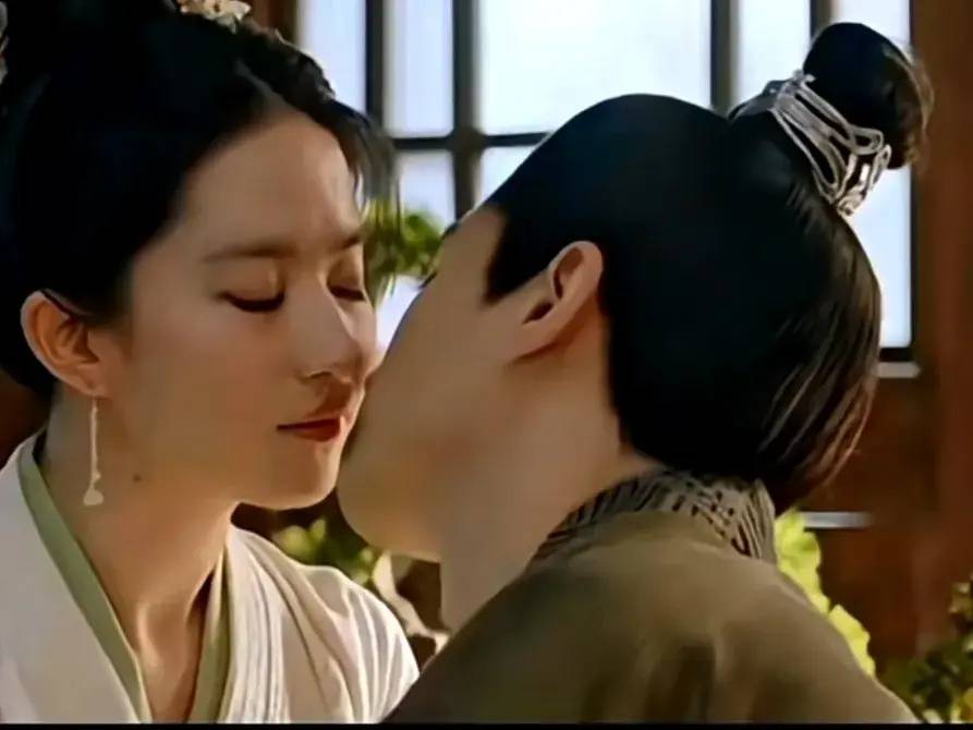 原创明星刘亦菲被问拍吻戏有生理反应怎么办回答让主持人脸都红了