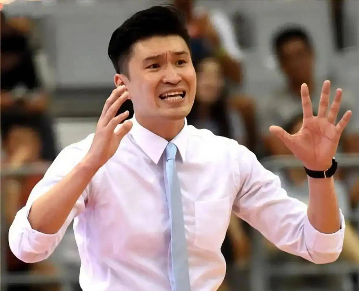 cba今夏首笔交易达成!霍楠临危受命加盟四川队管理层!