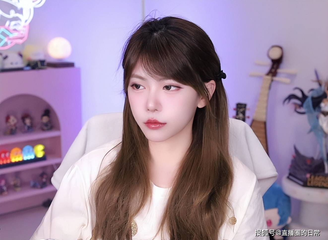 周淑怡心态破防关闭评论区,发布新作自黑:我为什么是个中专妹?