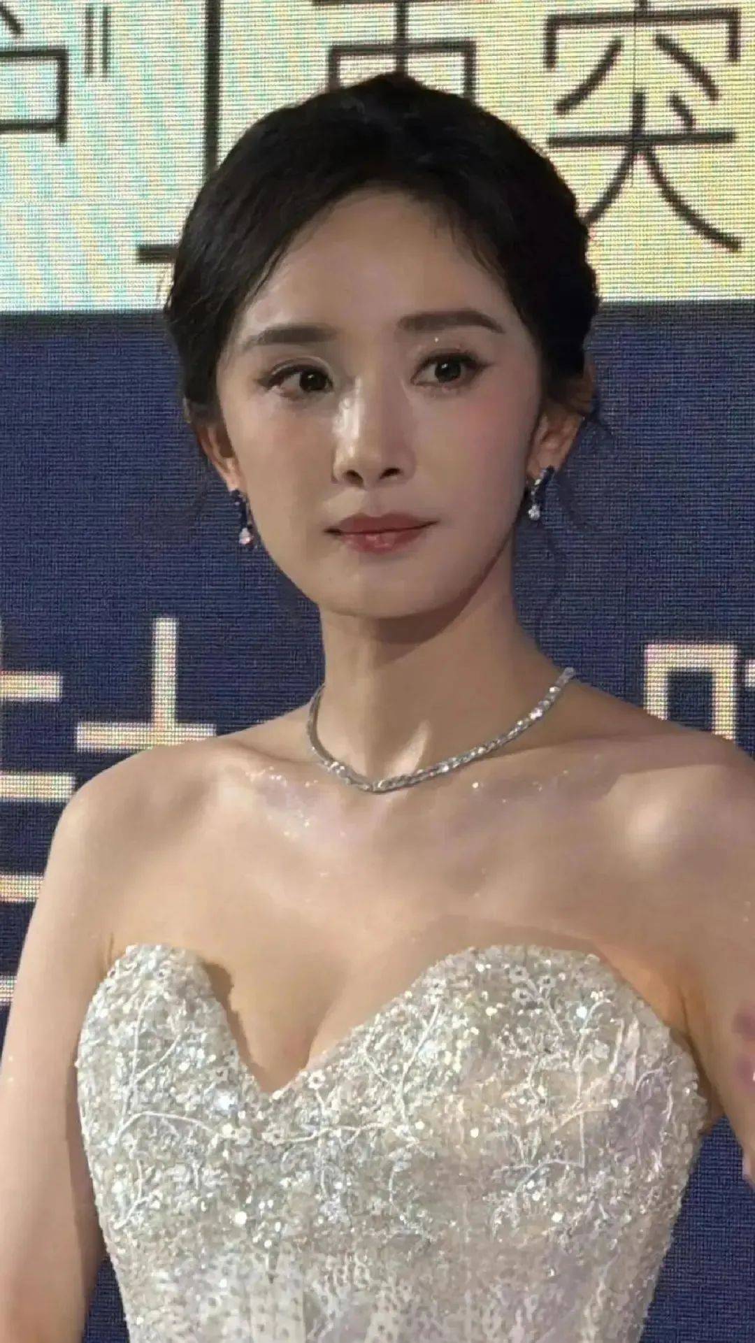 杨幂,没有p图没有滤镜,原来长这个样子!