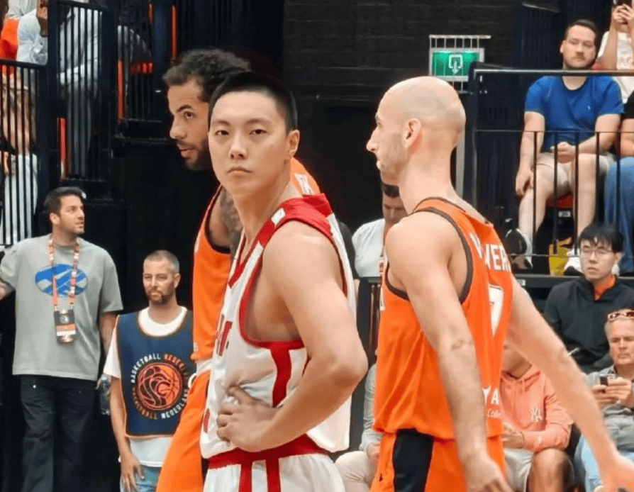 命中压哨三分球！广东后卫再次闪耀，率中国男篮力克荷兰