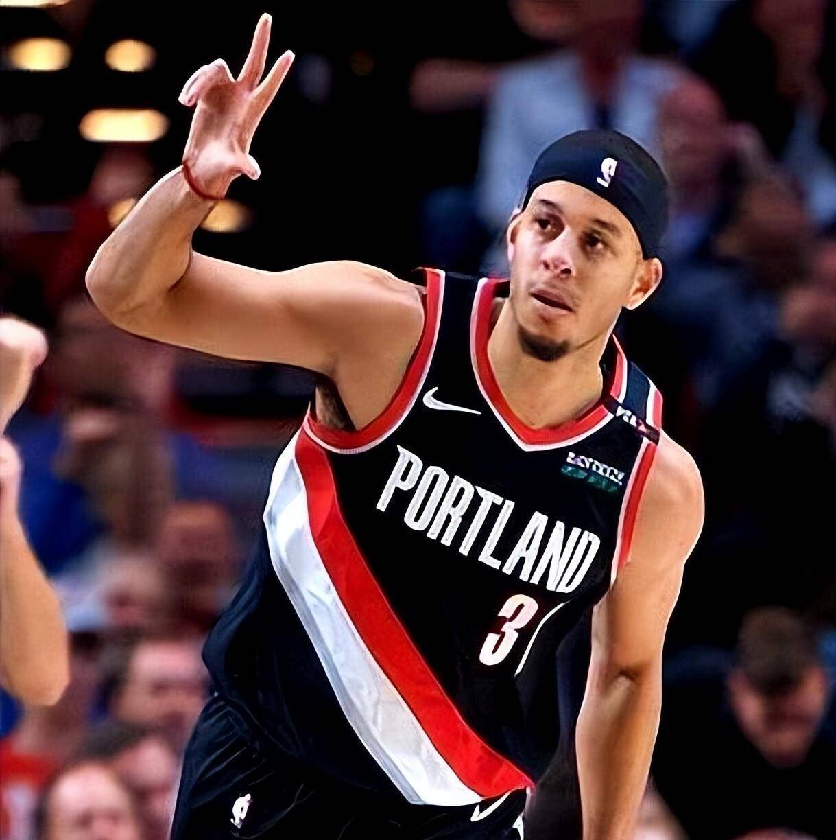 塞斯库里生涯合同,12年换了9队,实现逆袭,薪水不如哥哥1年