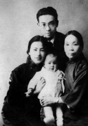 1968年,一老妇在牛棚中去世,此人竟是梁启超没有名分的"小妾"