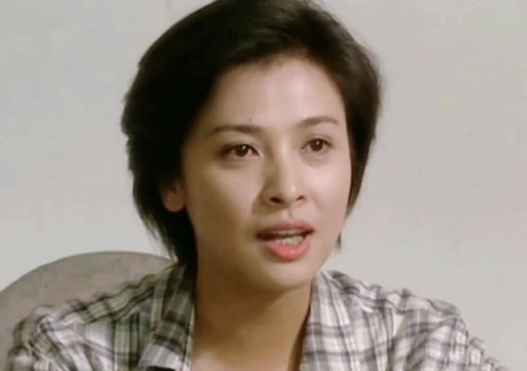 演员苏瑾,24岁凭欧庆春爆火,27岁退圈嫁建筑师,今离婚18年