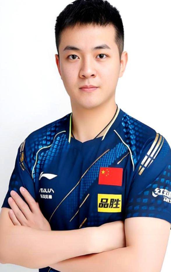 朱霖峰5岁学球,在2017年和2019年的世界大学生运动会上,带领中国男队