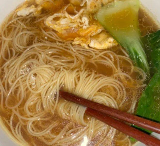 不同的混合物谷物，混合汤面条，味道轻又美味
