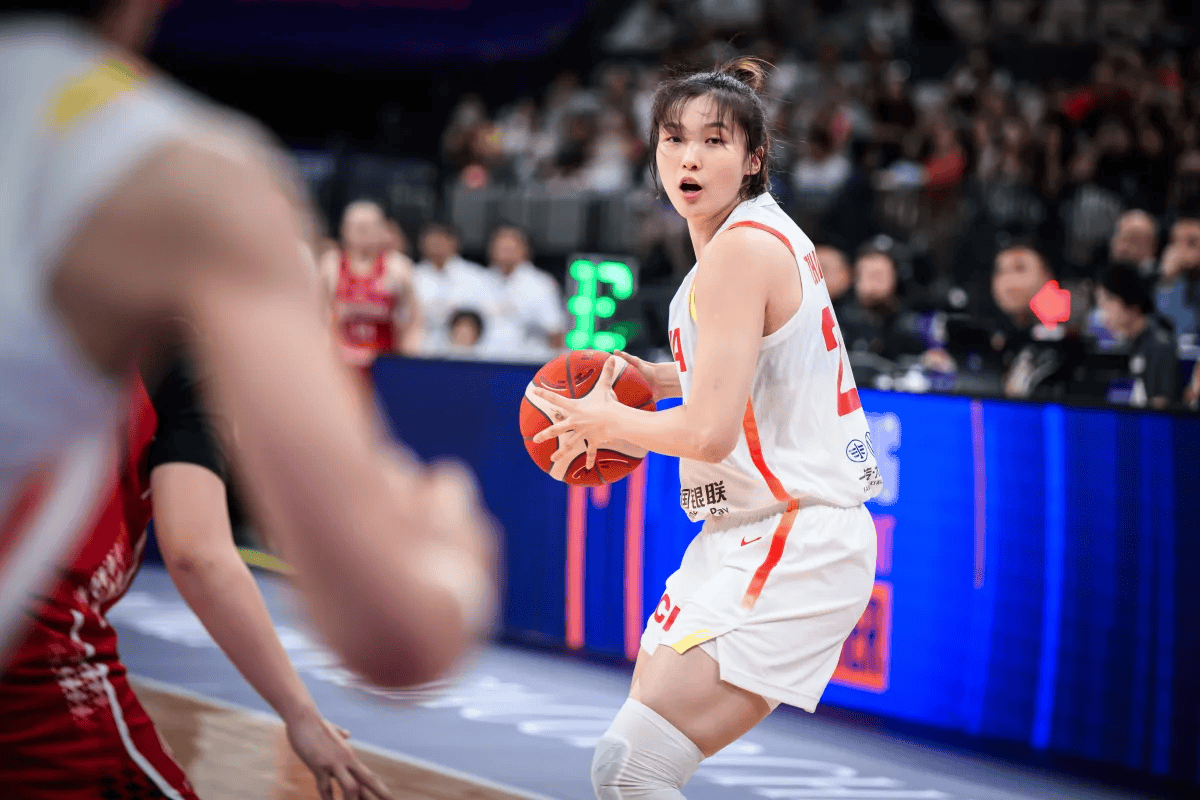 三分命中率53.3%！中国女篮27岁第一射手横空出世：又美又能打