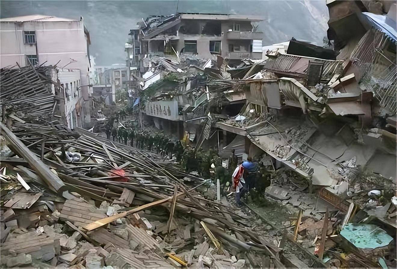 汶川地震15名勇士五千米高空盲跳救援!16年后那些英雄如今怎样了