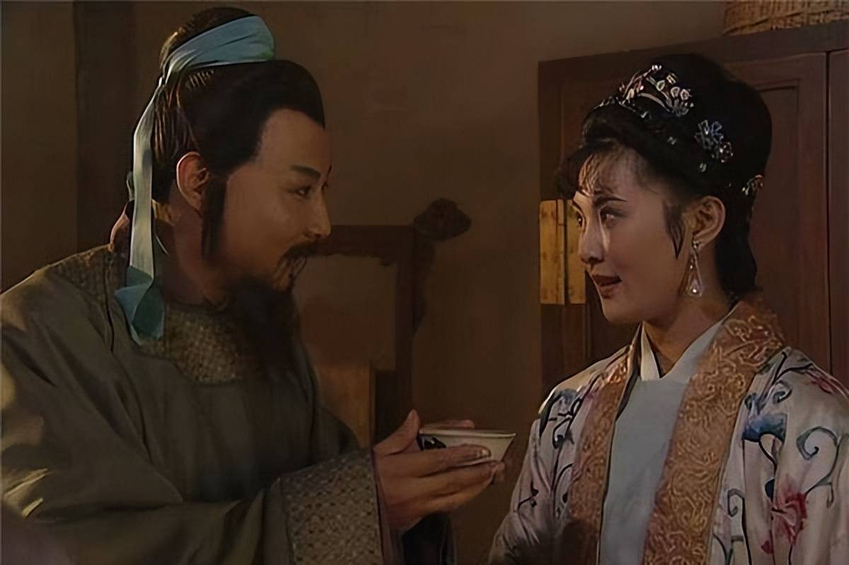 林冲对打鲁智深_林冲想杀鲁智深_