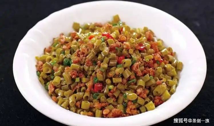 在标签日内出汗更多：8种食物比西瓜更合适，西