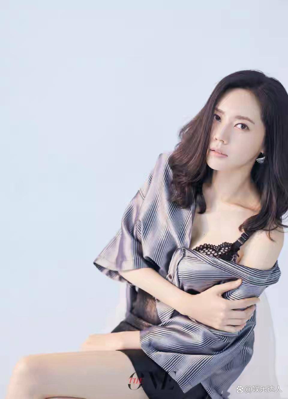 2015年9月16日,秋瓷炫发文,公开她与我国男演员于晓光的恋情