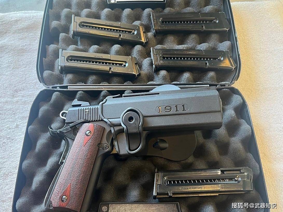 西格绍尔1911半自动 外形完全复刻经典 点22口径适合新手打靶