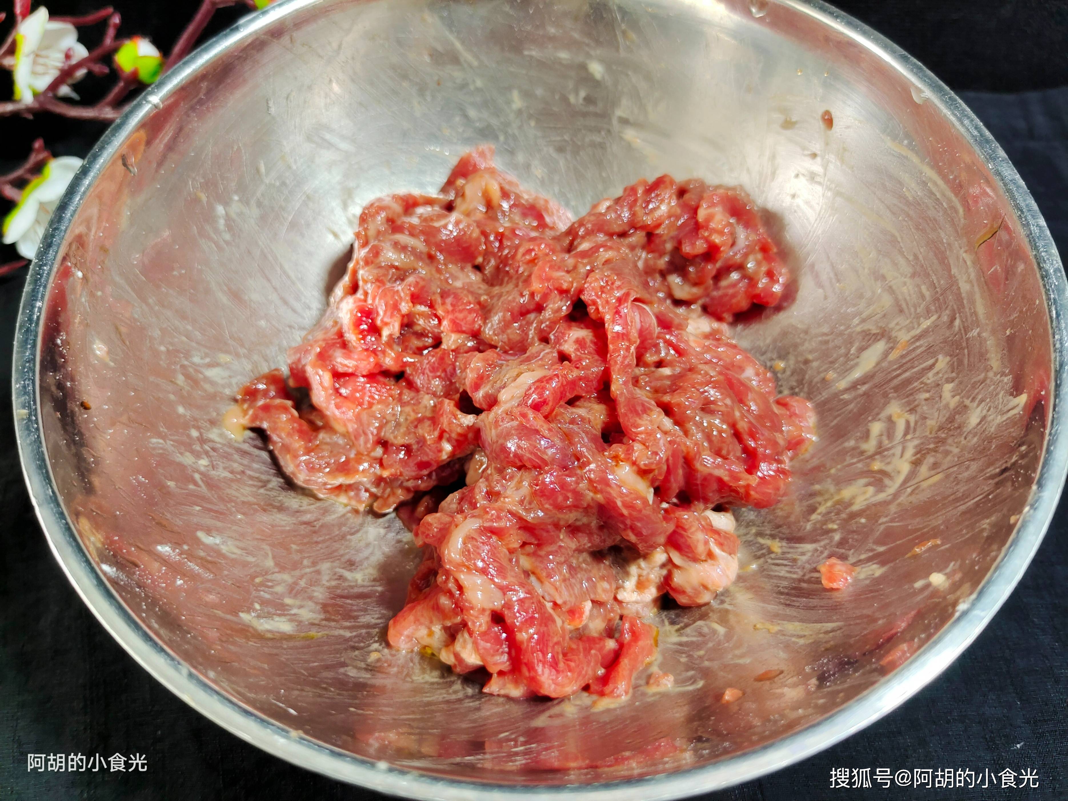用盘子蒸东西__在炒锅里蒸东西的盘子