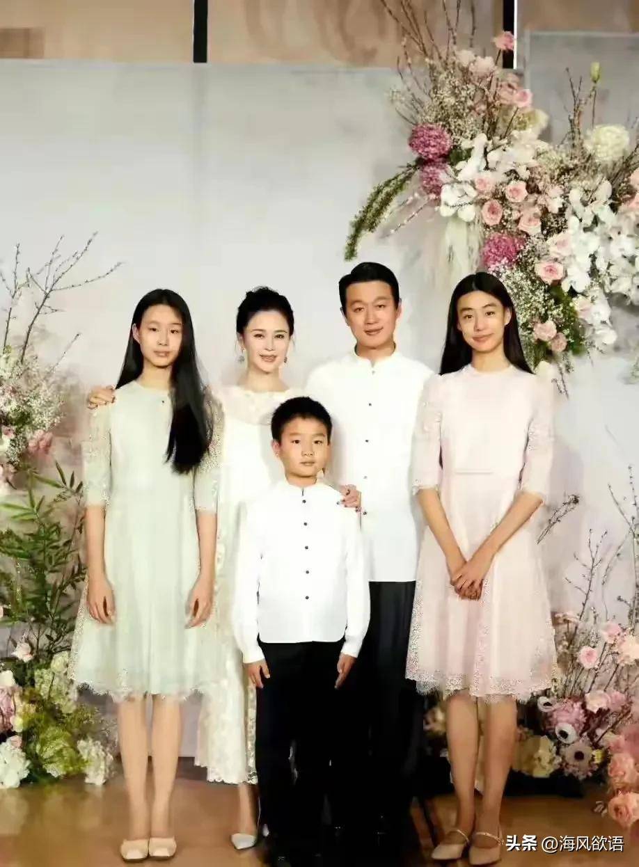 佟大为携全家探秘云冈石窟，关悦打扮贵气脸却肿，儿子神似老爸__佟大为携全家探秘云冈石窟，关悦打扮贵气脸却肿，儿子神似老爸