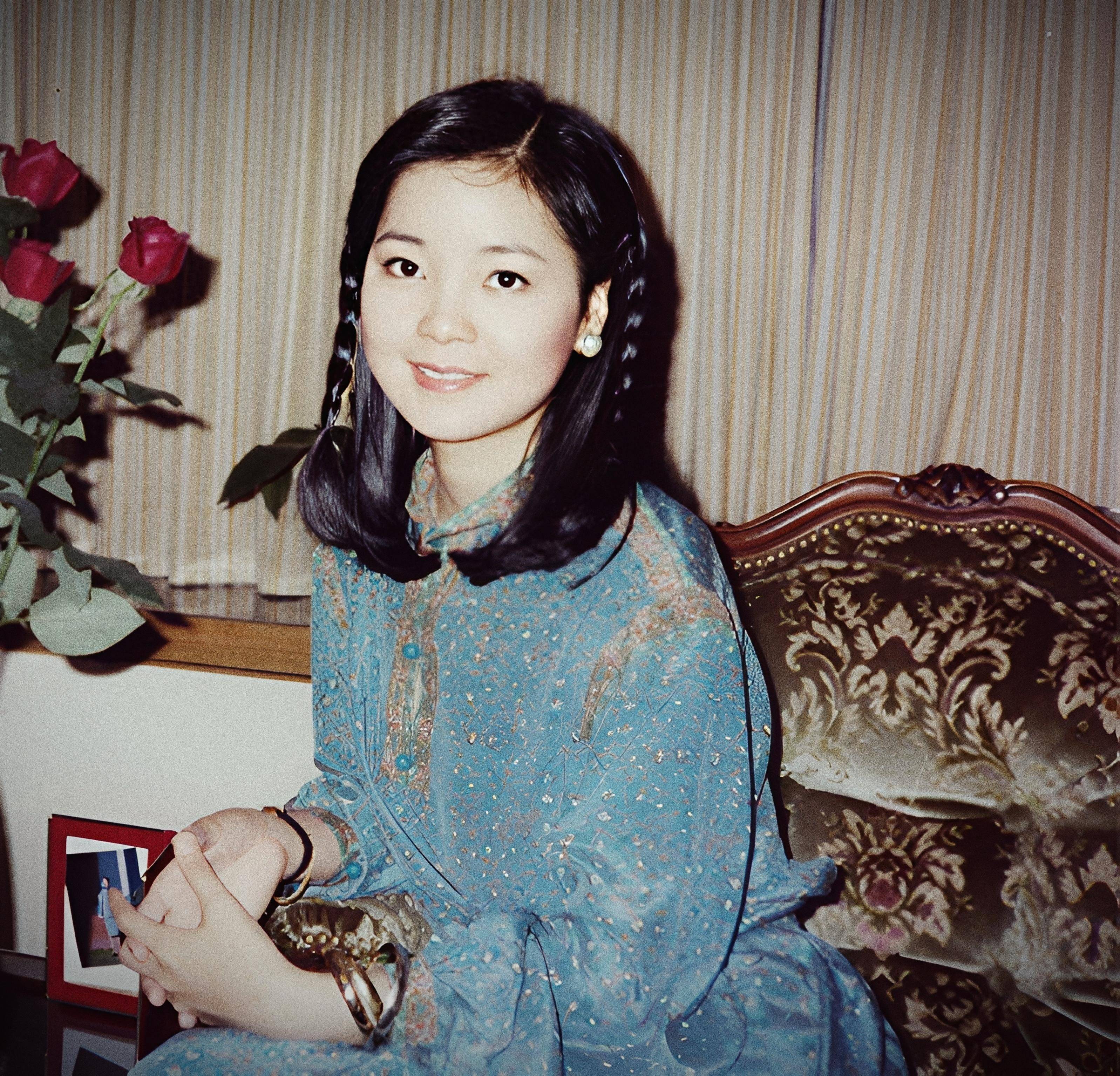 邓丽君在医院去世,记者近距离拍下遗体照片,发现不可思议一幕!