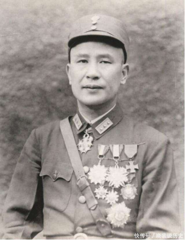 Bai Chongxi于1966年去世，他的床床单被撕裂