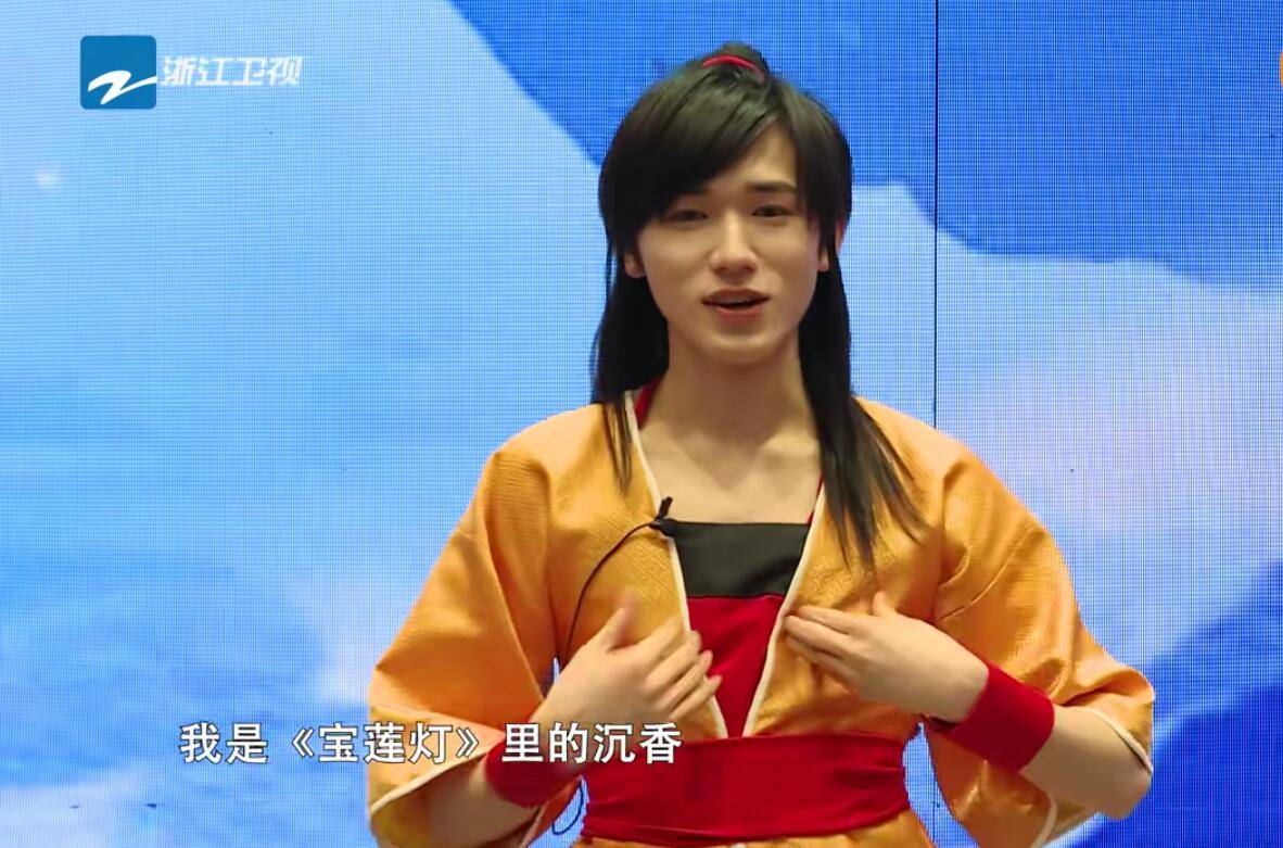 宋亚轩的采访不仅尴尬了吴彤，还尴尬了自己，只有杨迪是最开心的 