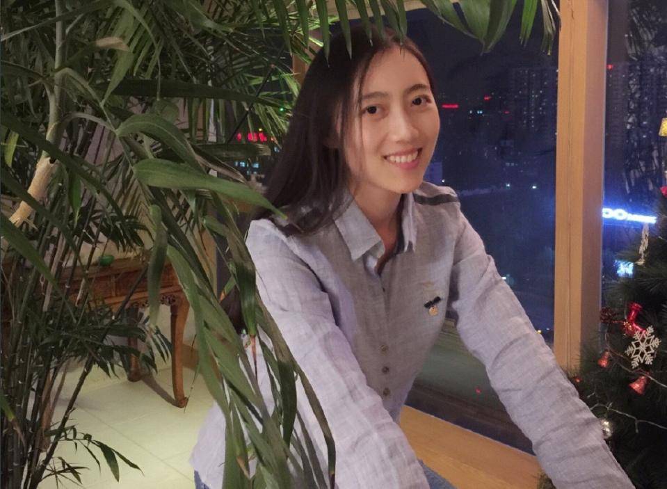 刘莎:放弃舞蹈从影,22岁嫁44岁吴若甫生一女,现在她幸福吗?