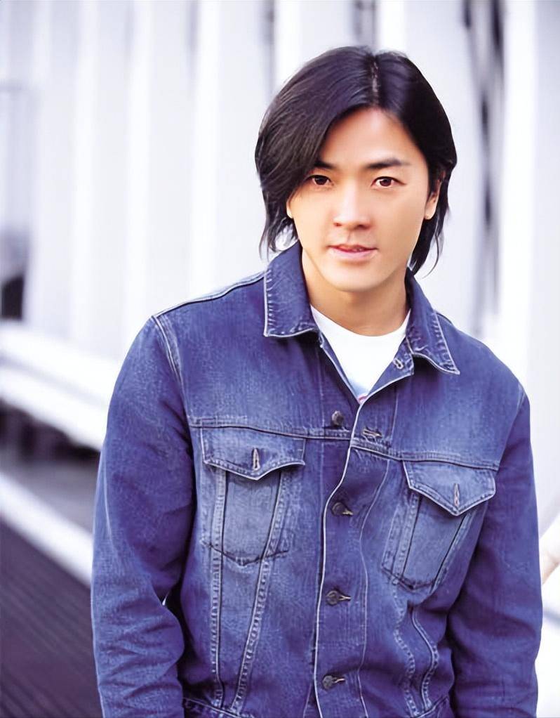 曾比四大天王还红,现在销声匿迹,陈小春说出郑伊健落魄真相