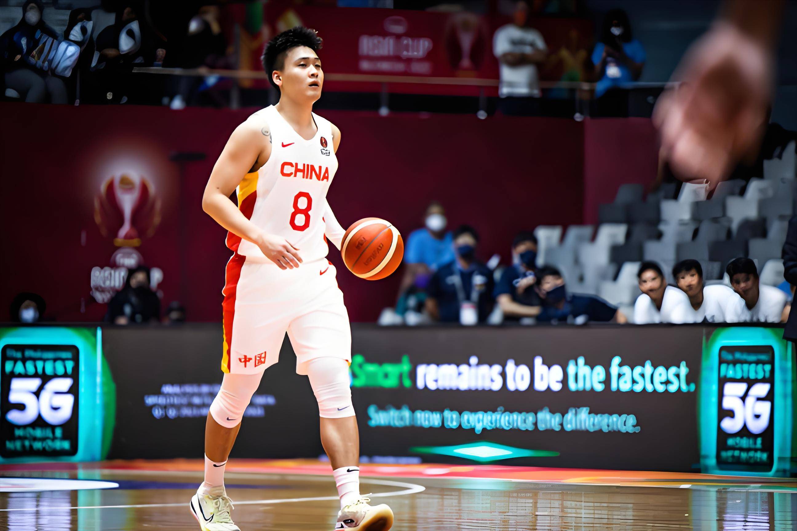 赵睿8分钟战旧主引关注！首钢111-84大胜新疆，陈盈骏29分封神