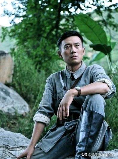 徐洪浩自带军人气质,帅气迷人十足!