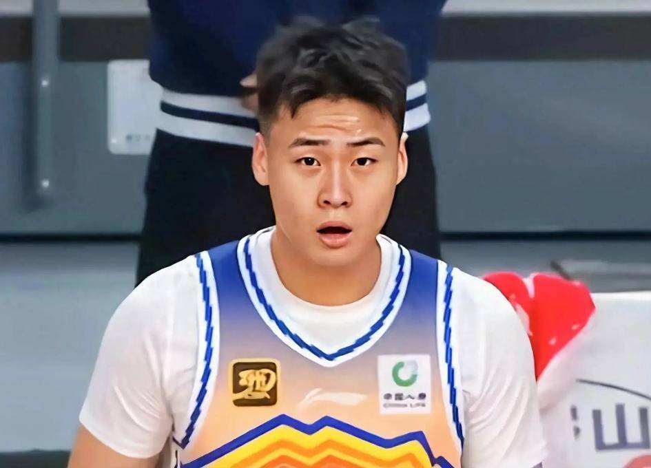 北京男篮三条线全部补强，超级大外援和国手锋线加盟，后场追求赵睿