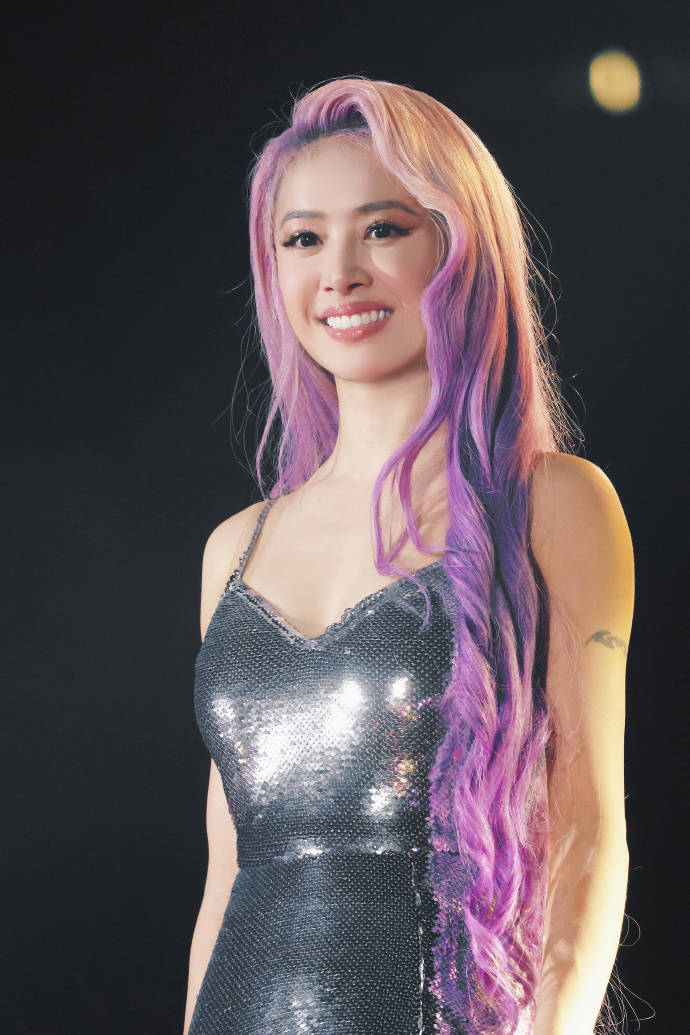 蔡依林演唱会穿的衣服是"情趣装"!网友热议