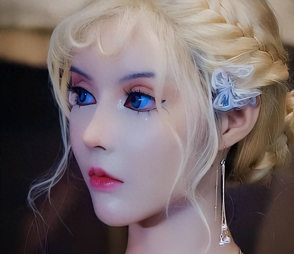 7年前,那个把自己整容成"真人芭比"的网红迪丽拉,现在后悔吗