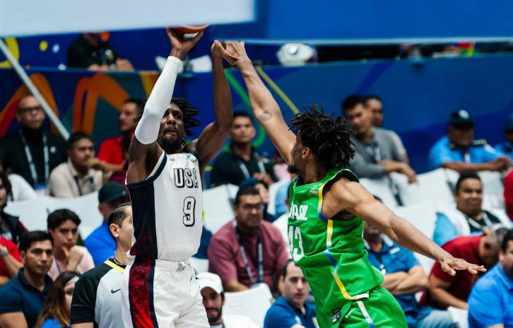 手感不佳仍能发挥作用!前尼克斯后场大将展现美国队领袖风范