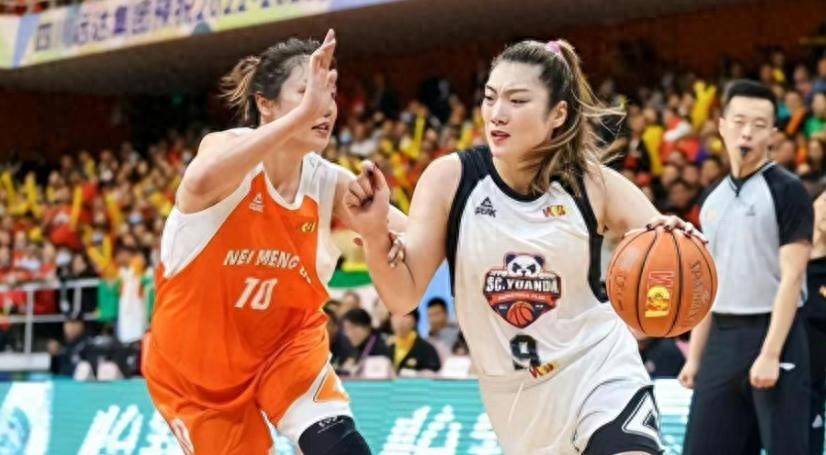中国女篮突传坏消息！曝女篮霸主或被迫解散：5大国手何去何从？