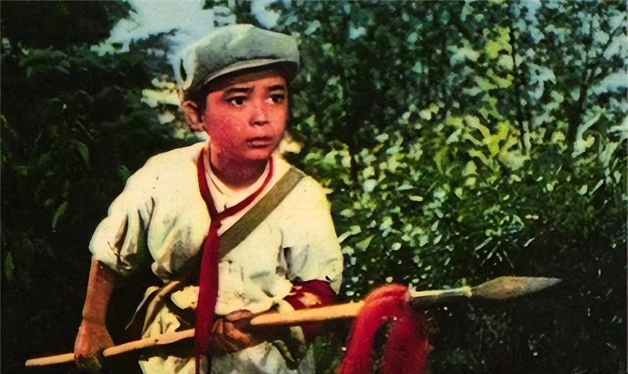 当年闪闪的红星的潘冬子现在57岁婚姻美满享正师级待遇