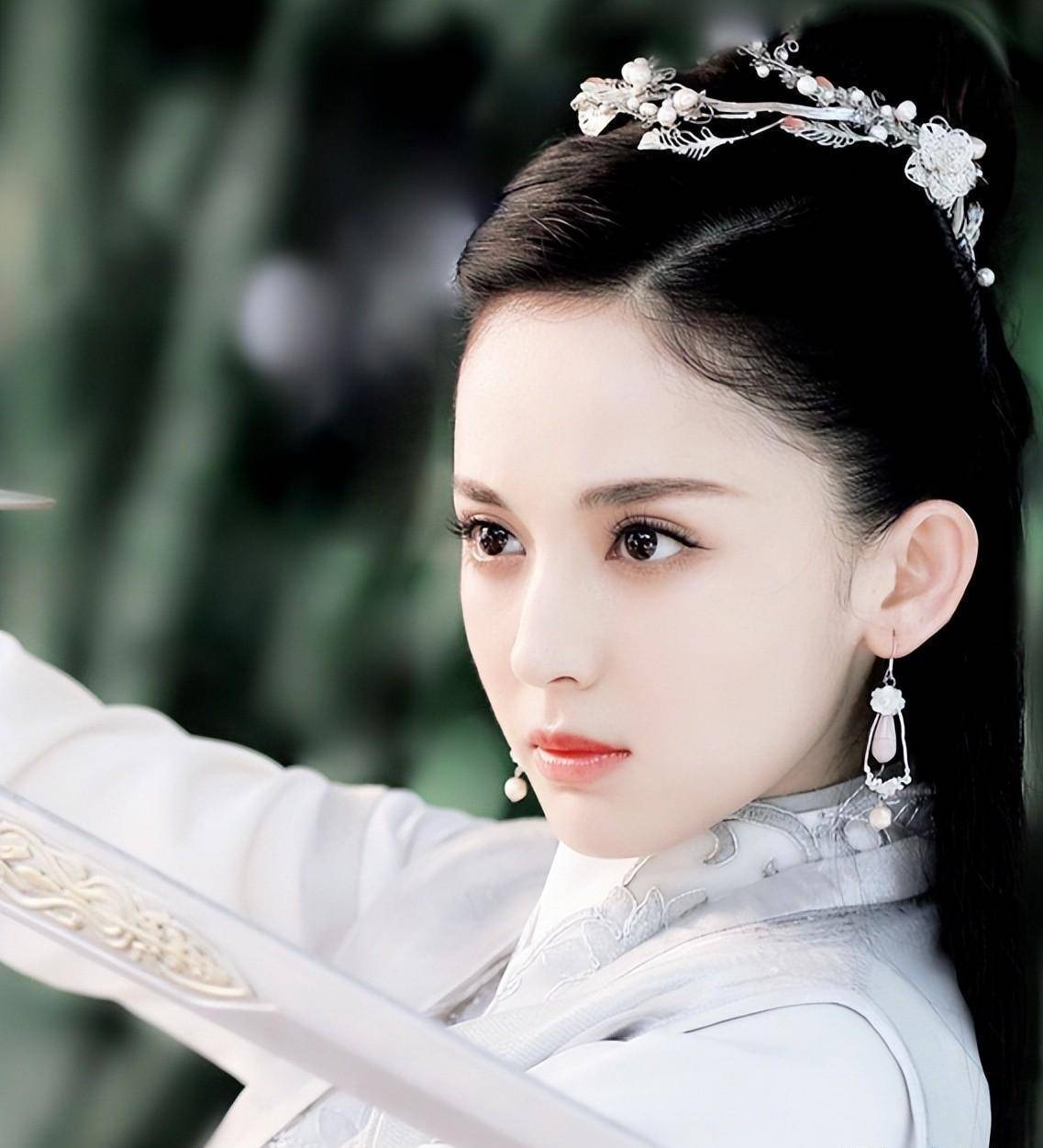 现在的"古装女神"古力娜扎,逆袭成为了人生赢家