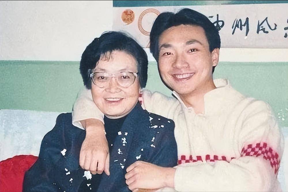 为时已晚!康辉和妻子结婚25年丁克至今,无儿无女,真相太现实