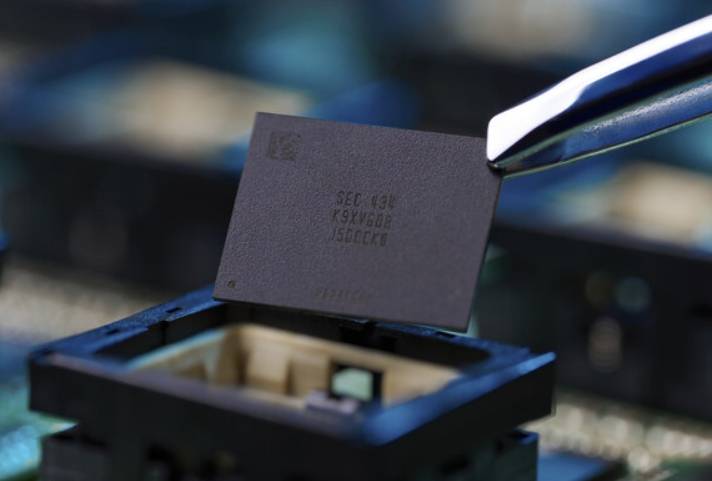 UltraRAM超级内存量产前景分析_NAND_NAND闪存与DRAM内存区别 UltraRAM技术优势