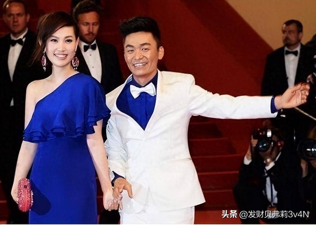 离婚7年，马蓉的“遮羞布”，终究被儿子王子豪亲手扯下！