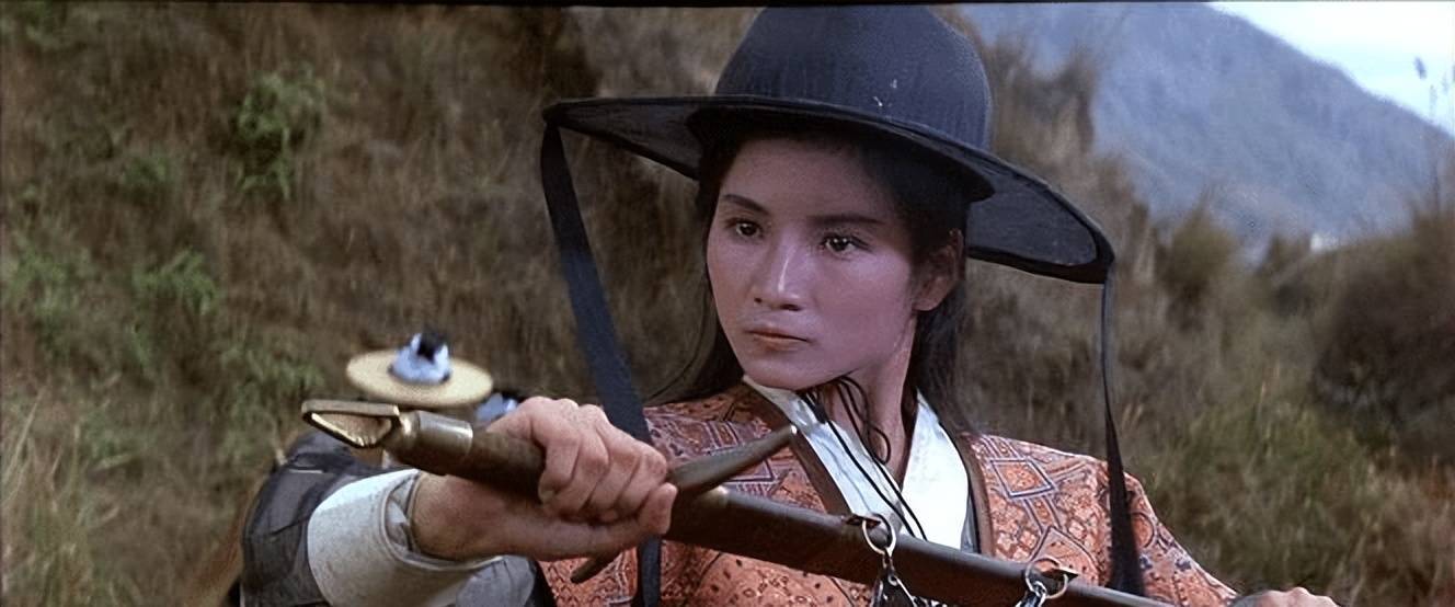 讽刺!郑佩佩去世仅一年,好名声就被儿子败光,蔡澜果然说对了