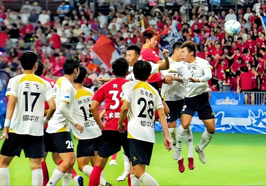 苏超最新积分榜，杨笑天中框，南京升第2，门将送点，南通胜苏州