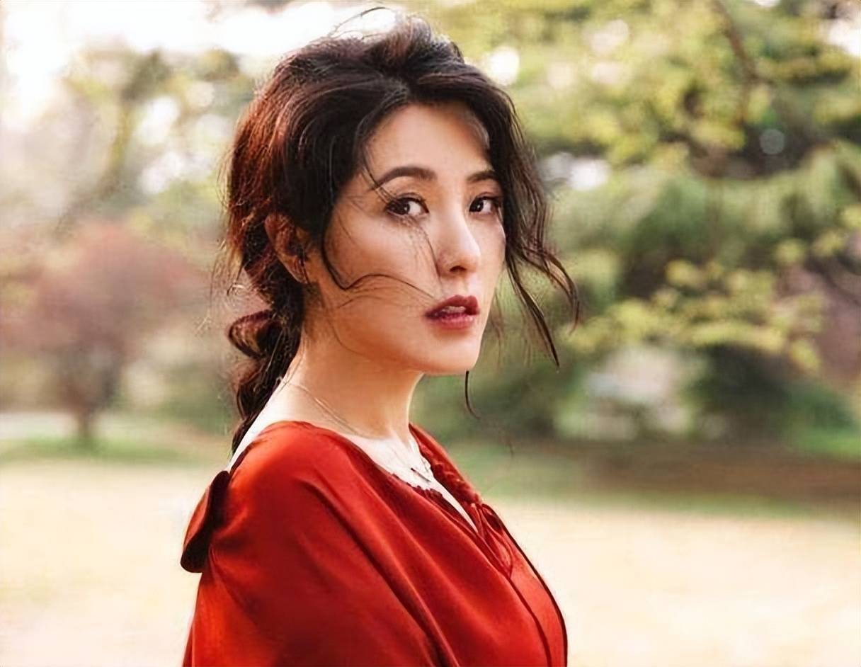 原创曾黎和章子怡早期同框谁的颜值更为突出
